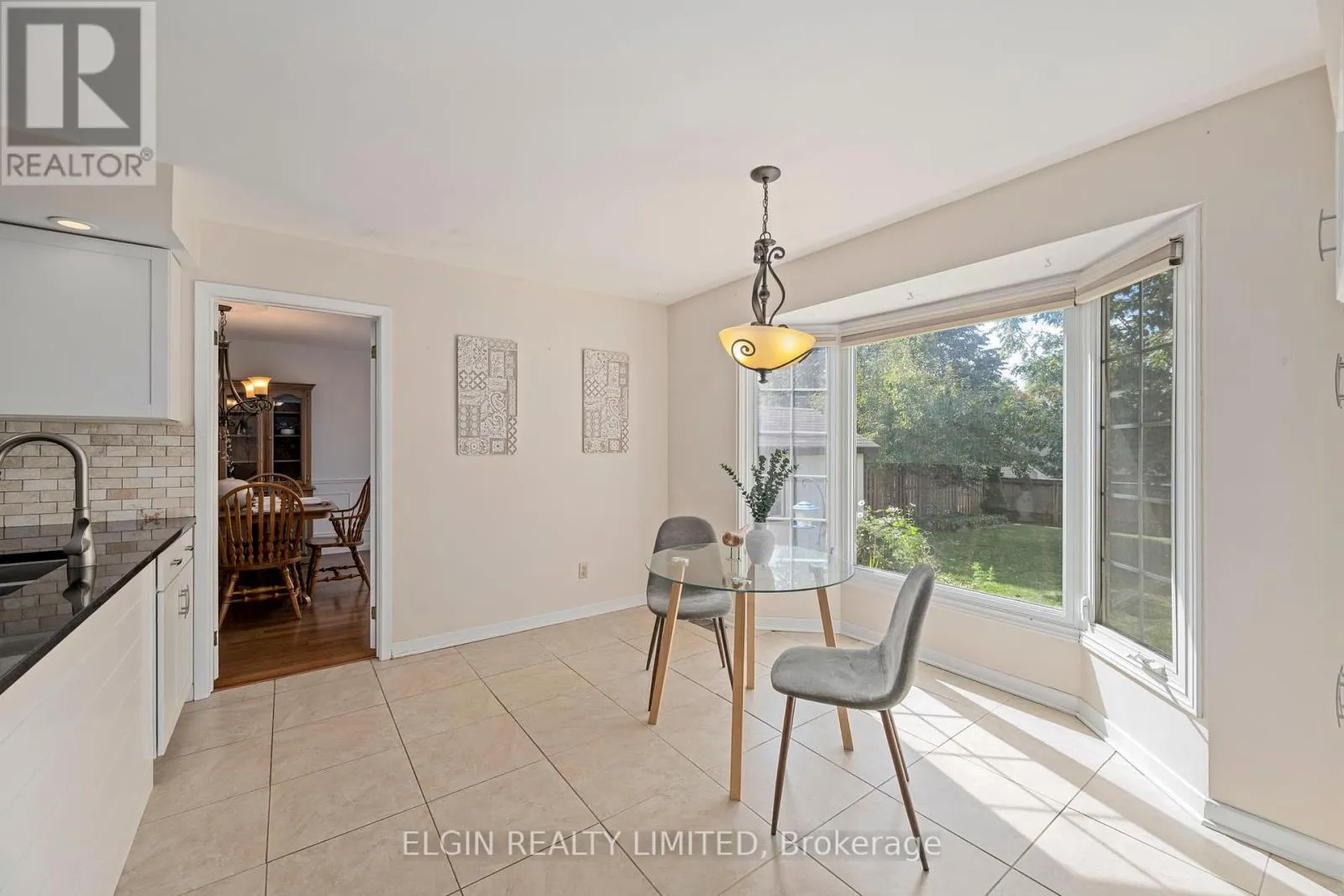 23 FARMINGTON CRESCENT