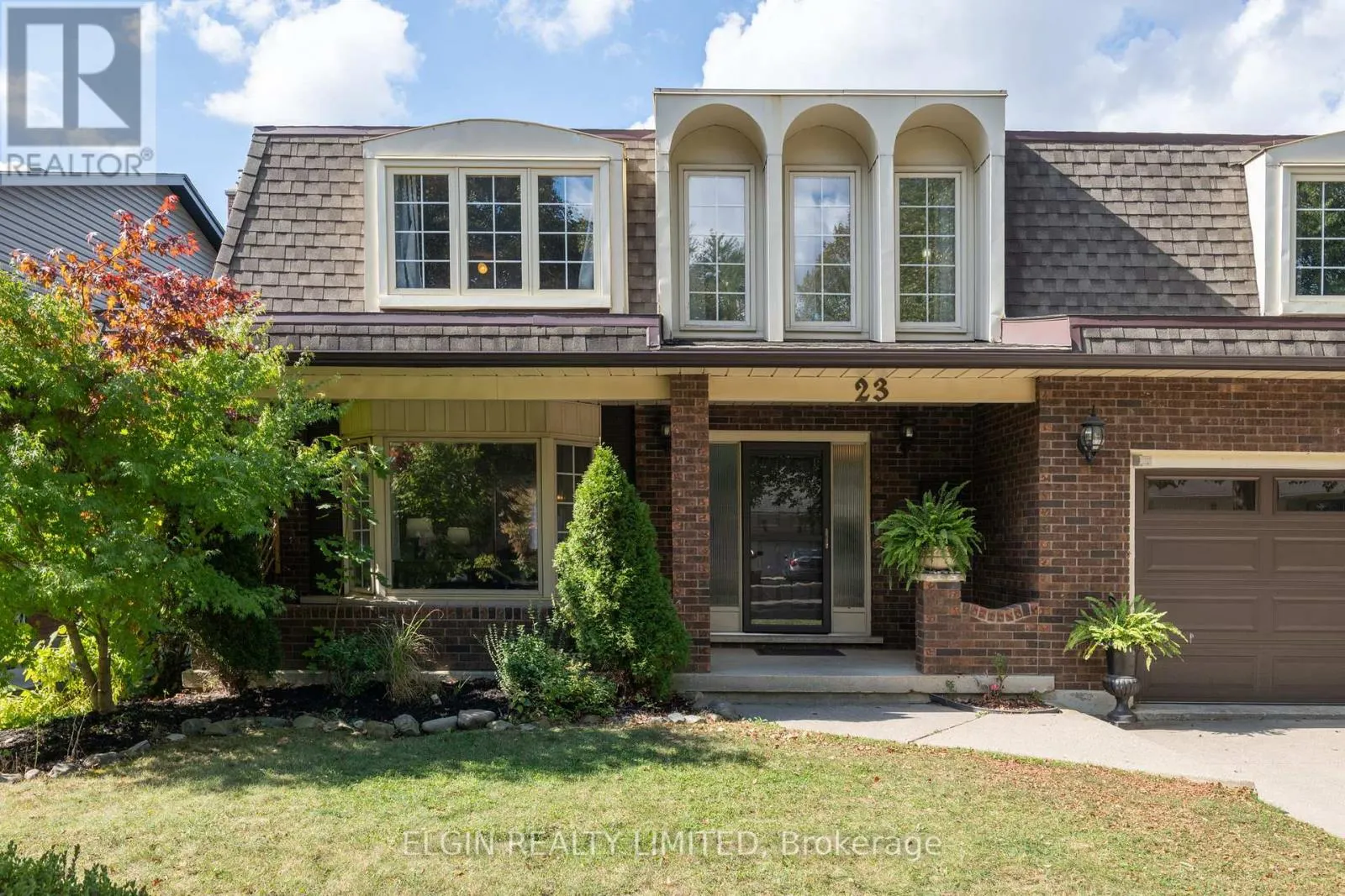 23 FARMINGTON CRESCENT