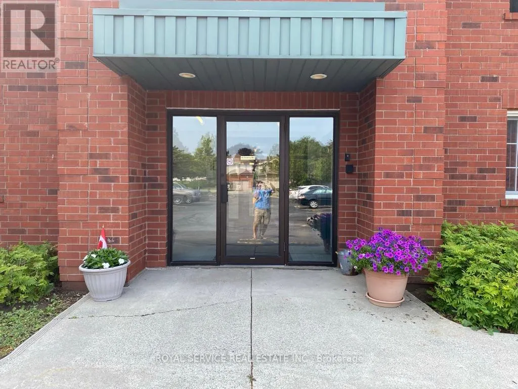 201 - 209B SUTHERLAND CRESCENT, #201