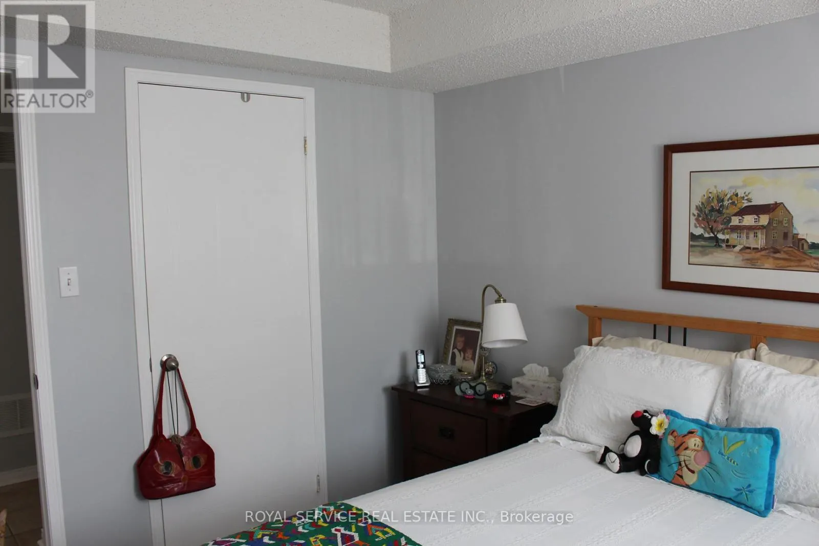 201 - 209B SUTHERLAND CRESCENT, #201