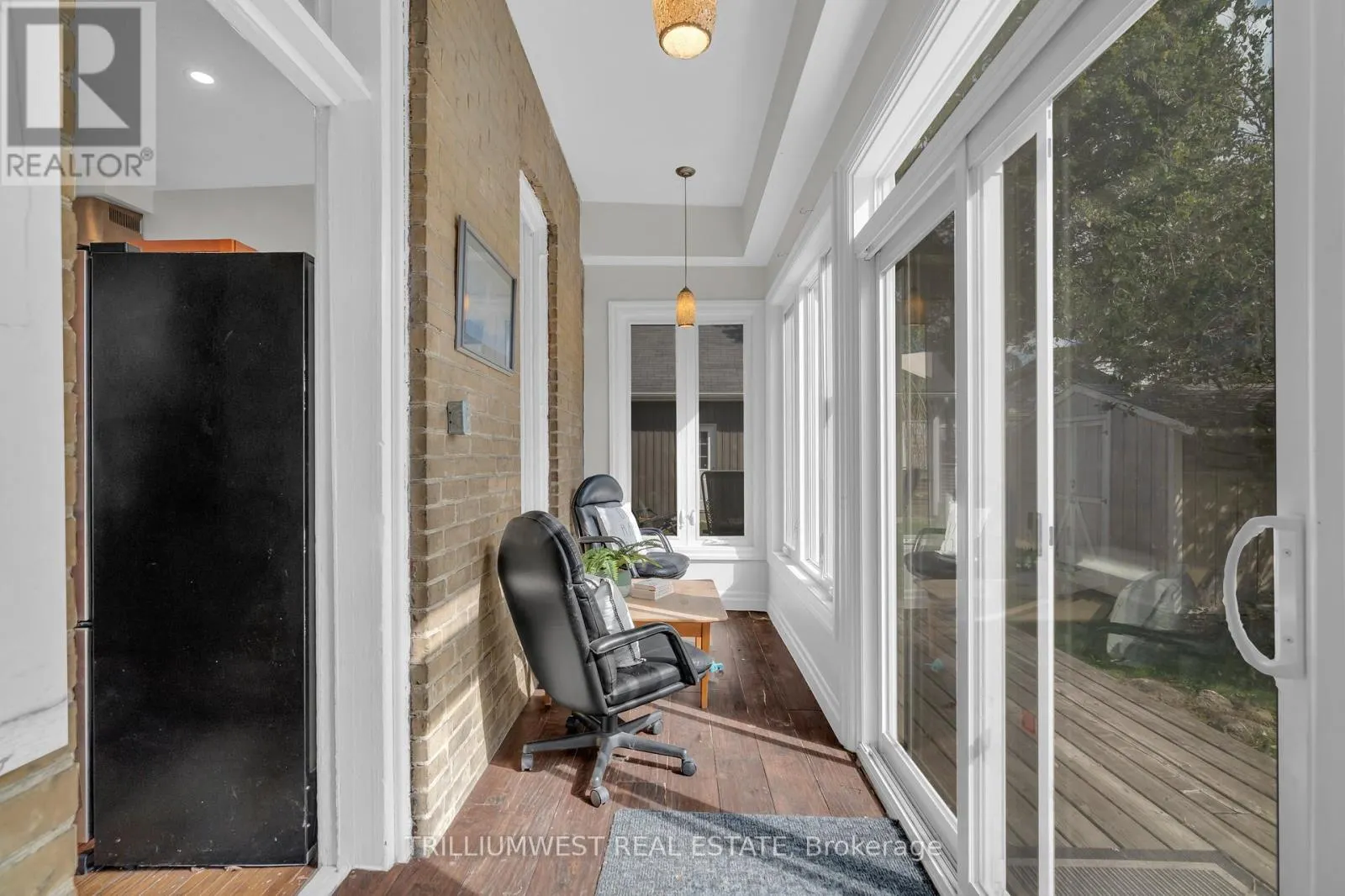 210 LANCASTER STREET E