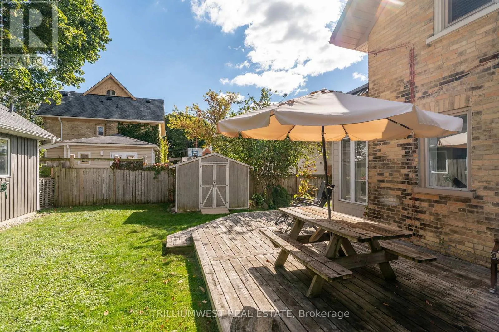 210 LANCASTER STREET E