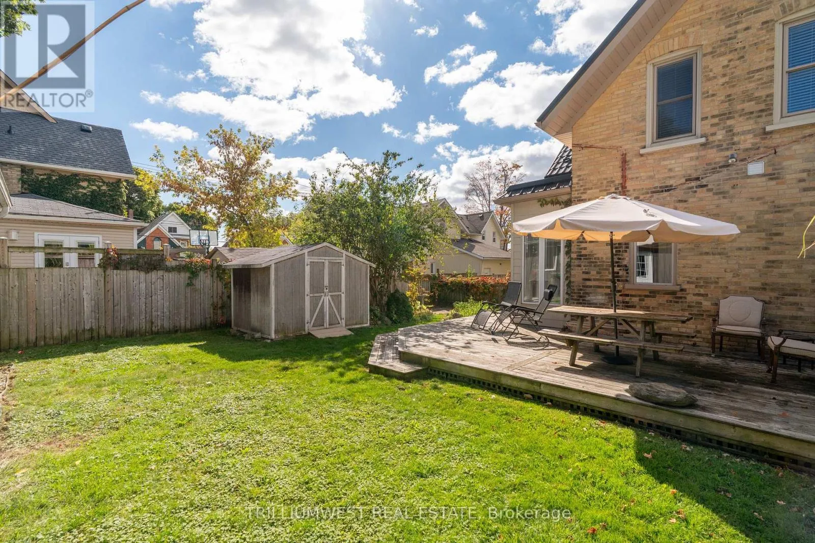210 LANCASTER STREET E