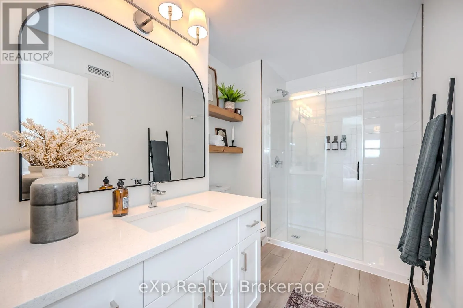 99 - 824 WOOLWICH STREET, #99