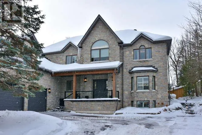 129 BLUESKI GEORGE CRESCENT