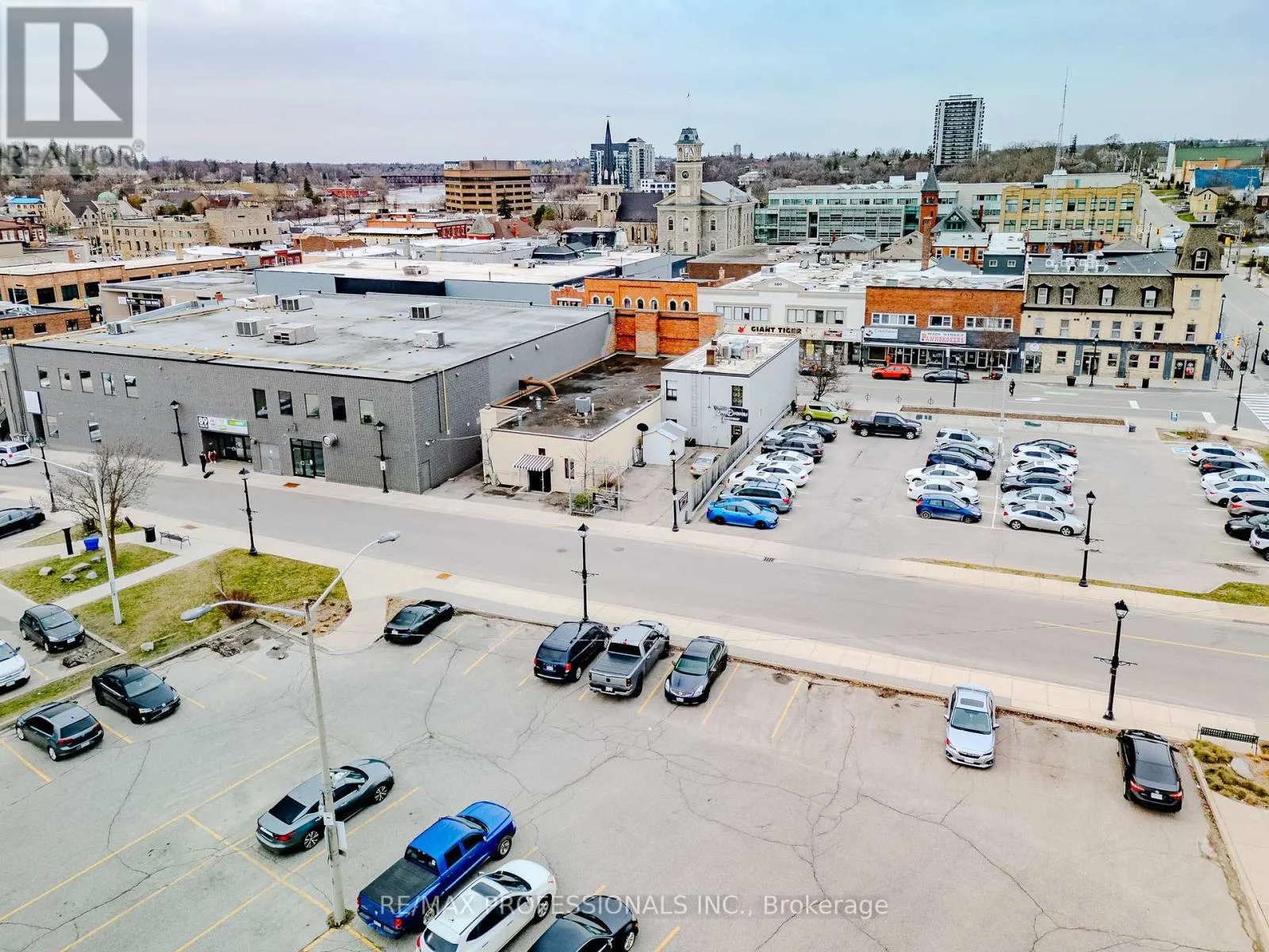 422 - 8 HARRIS STREET