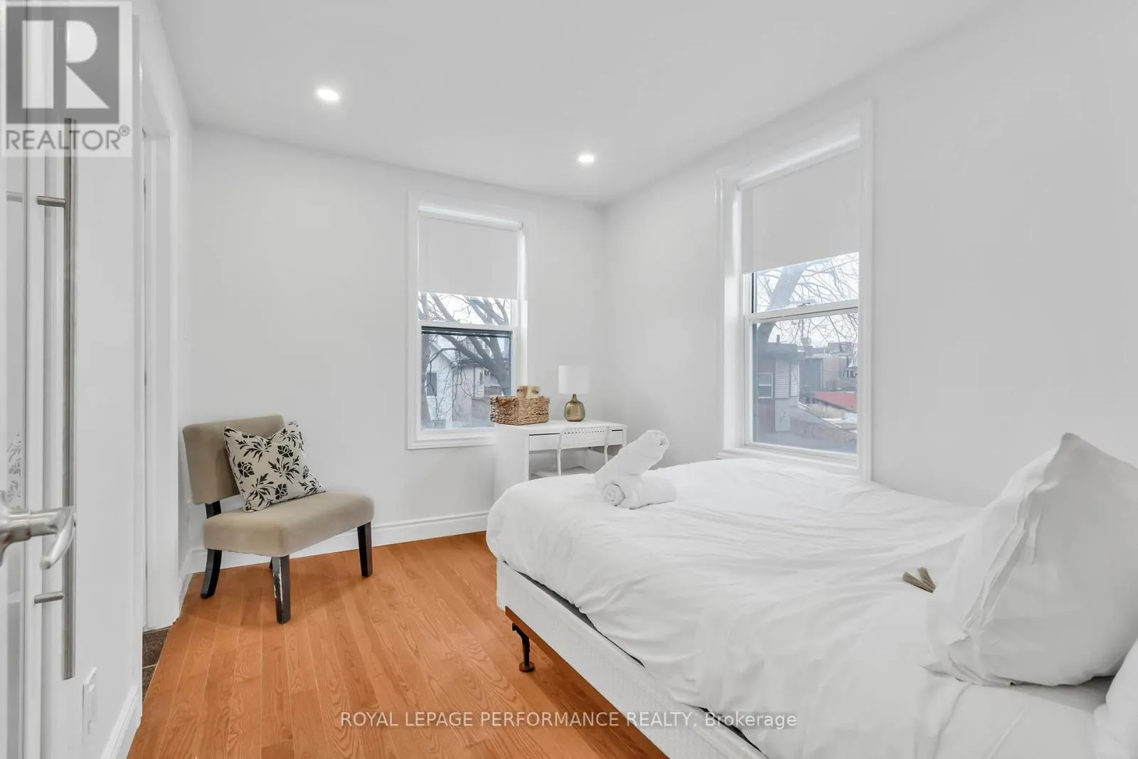 4 - 123 PAMILLA STREET