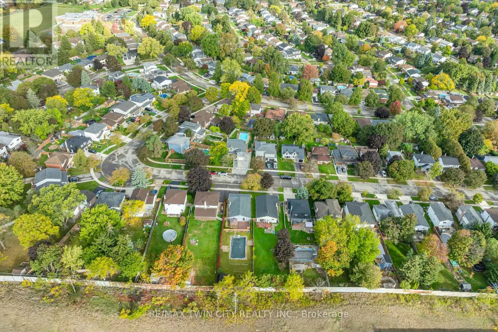 88 GLEN LAKE CRESCENT