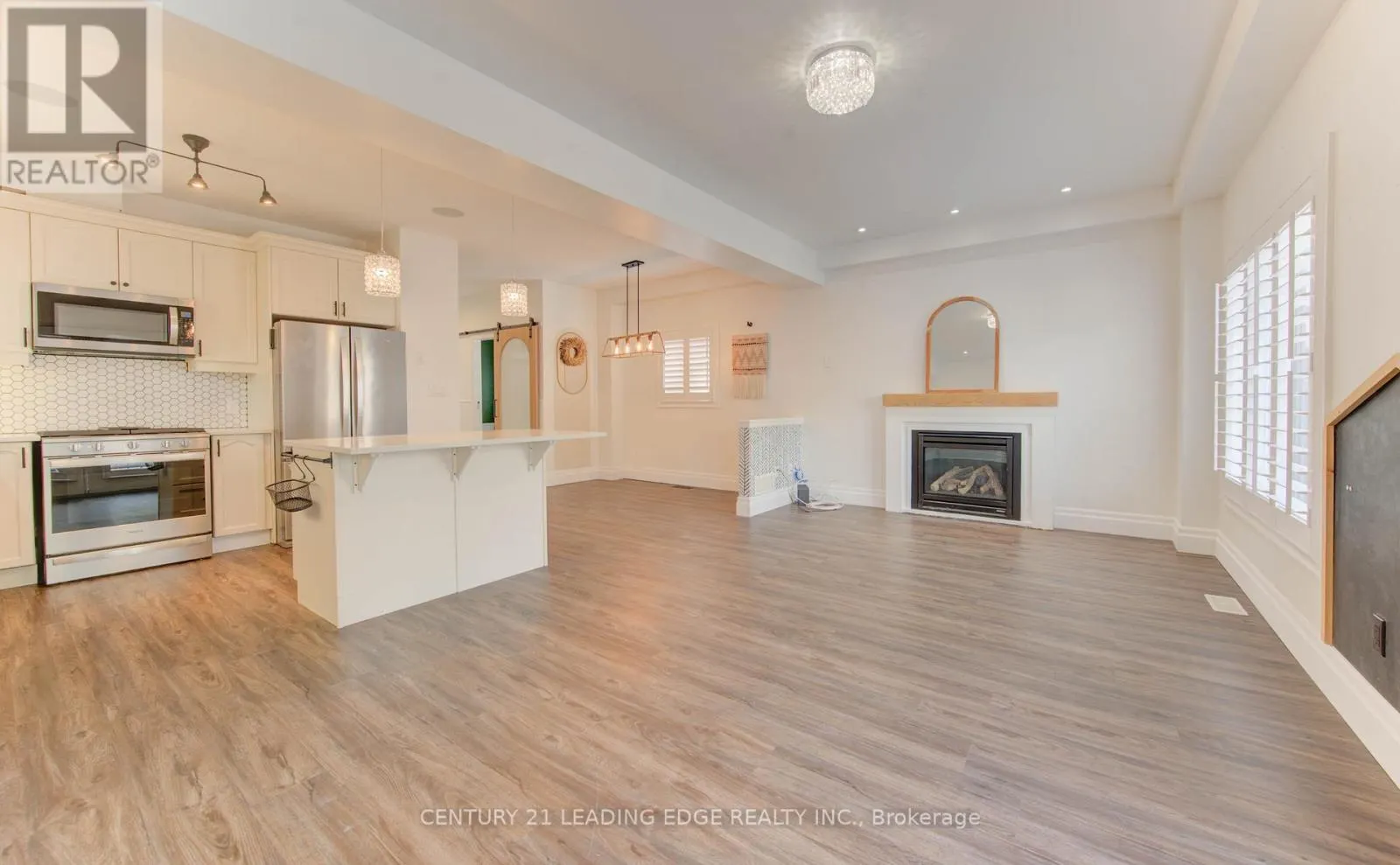 277 WATERVALE CRESCENT