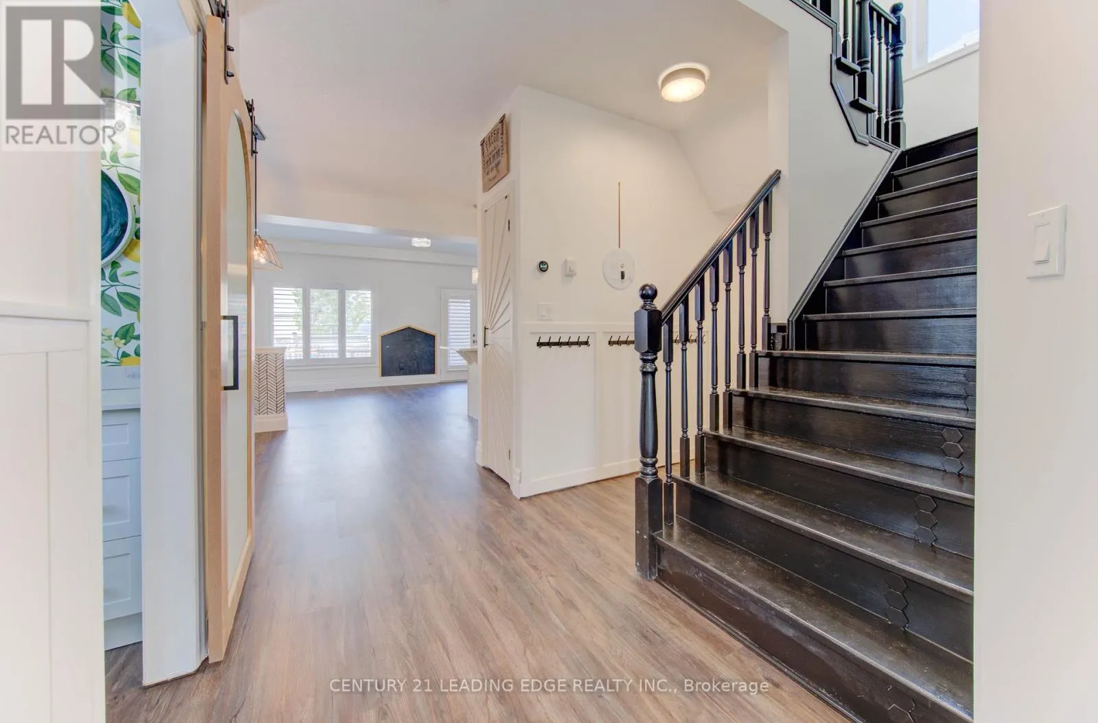 277 WATERVALE CRESCENT