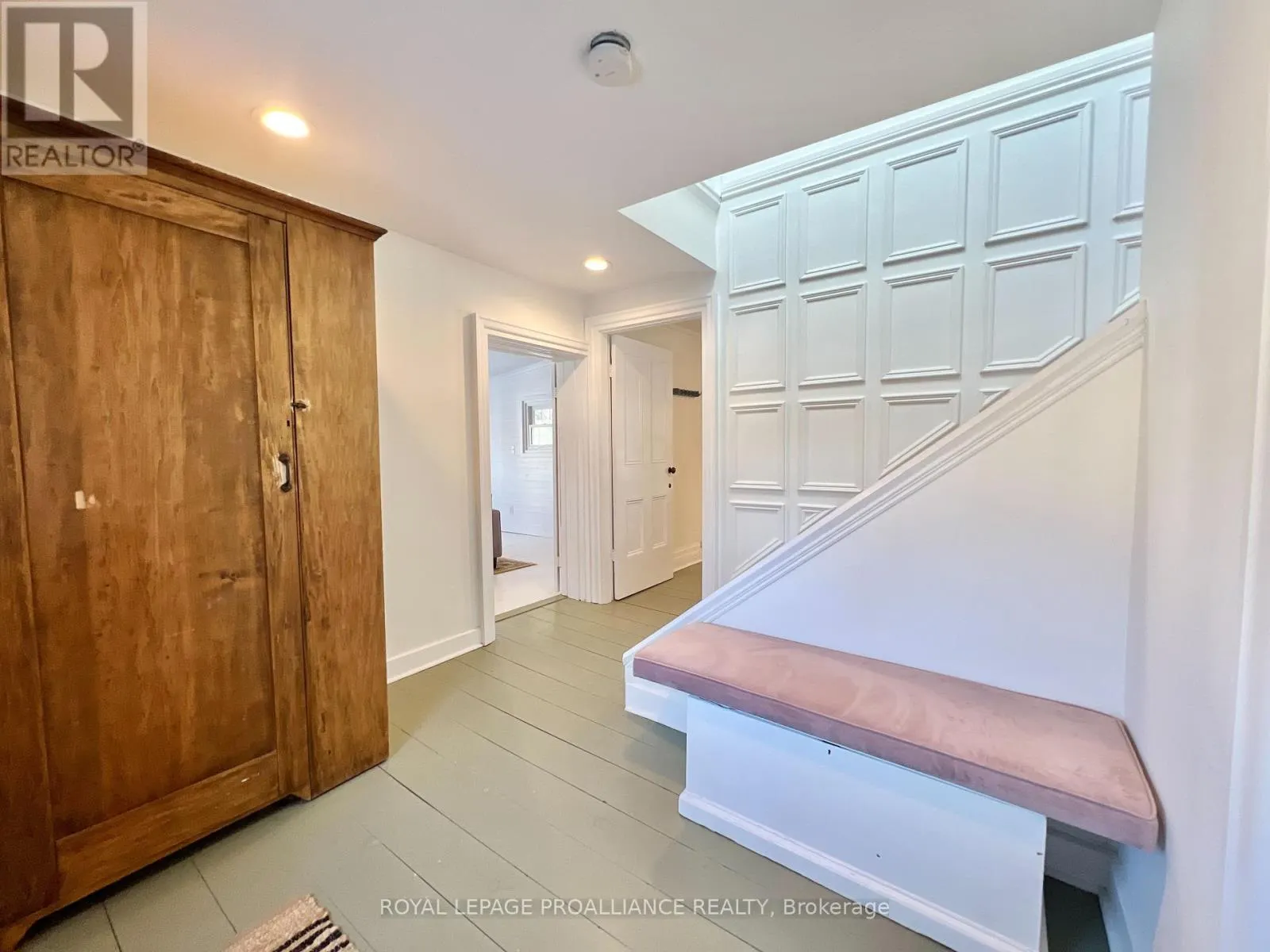 374 BLOOMFIELD MAIN STREET