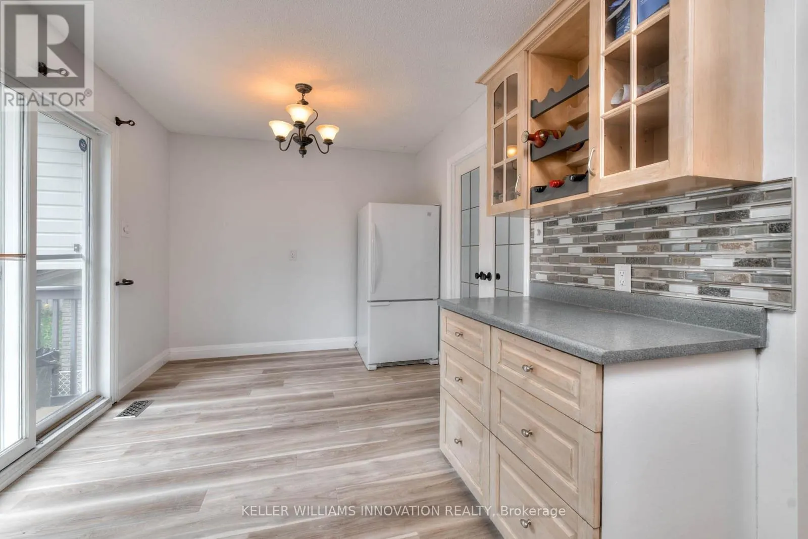 UPPER - 170 WHEATFIELD CRESCENT