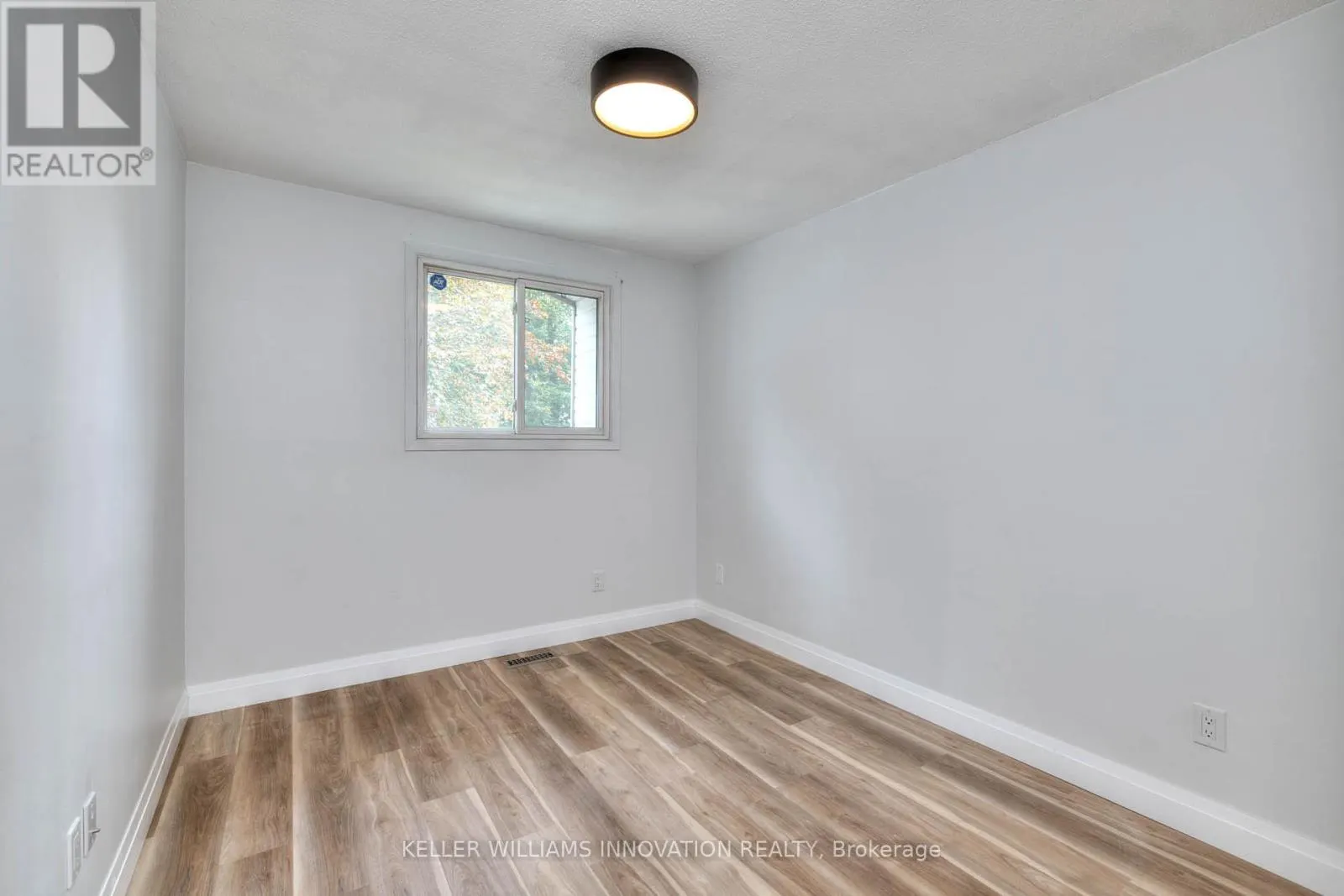 UPPER - 170 WHEATFIELD CRESCENT