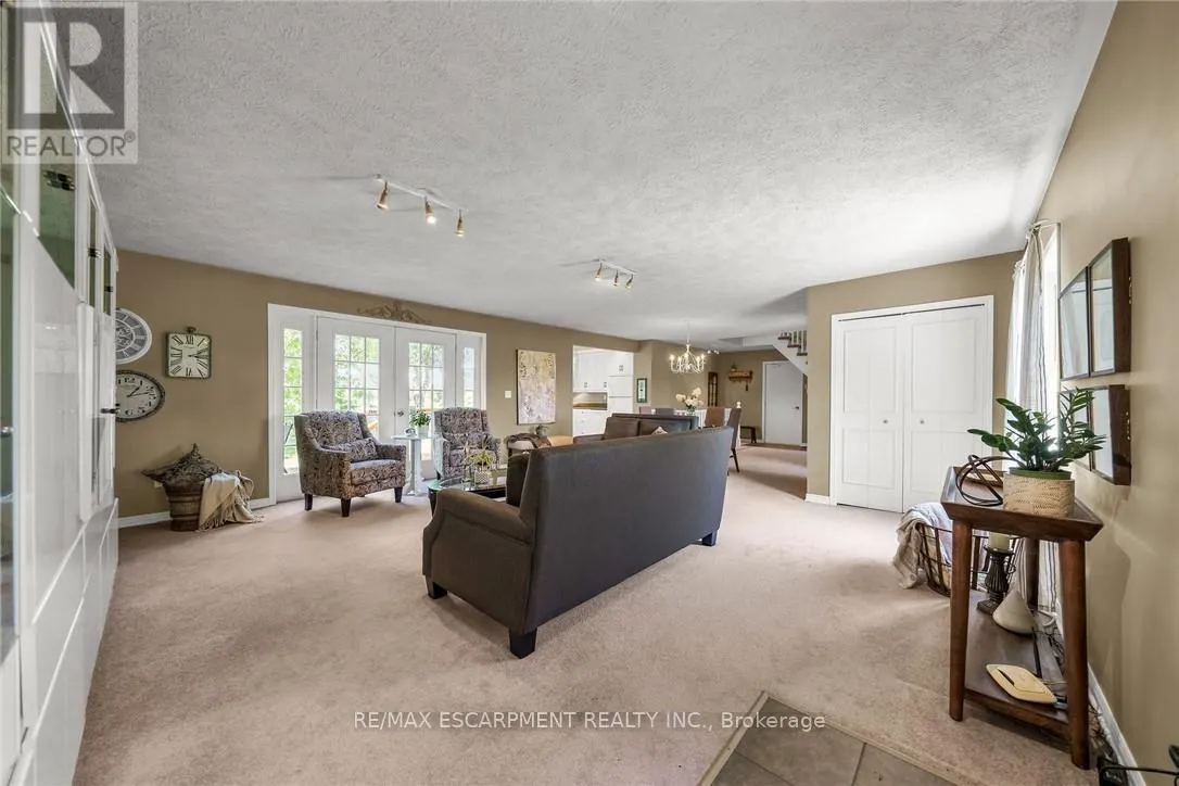 1042 RIVER ROAD