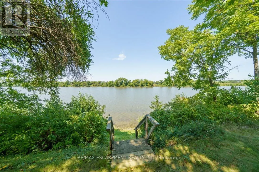 1042 RIVER ROAD