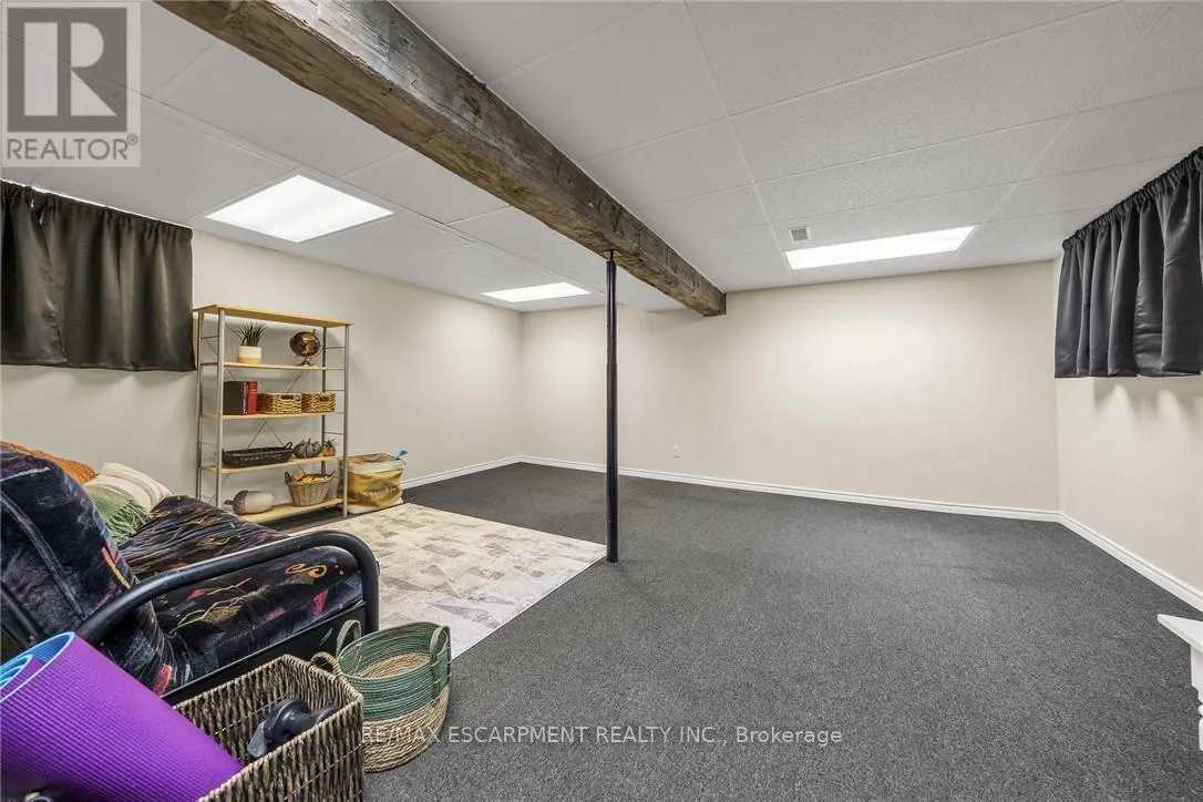 1042 RIVER ROAD