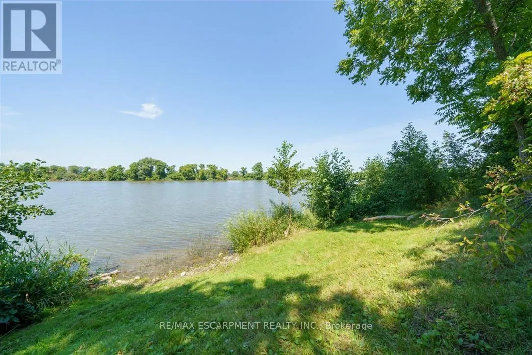 1042 RIVER ROAD
