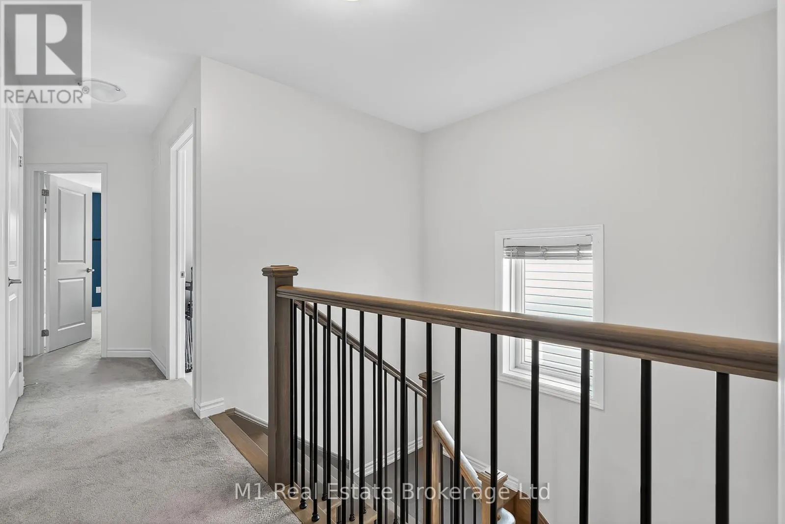43 HARPIN WAY W