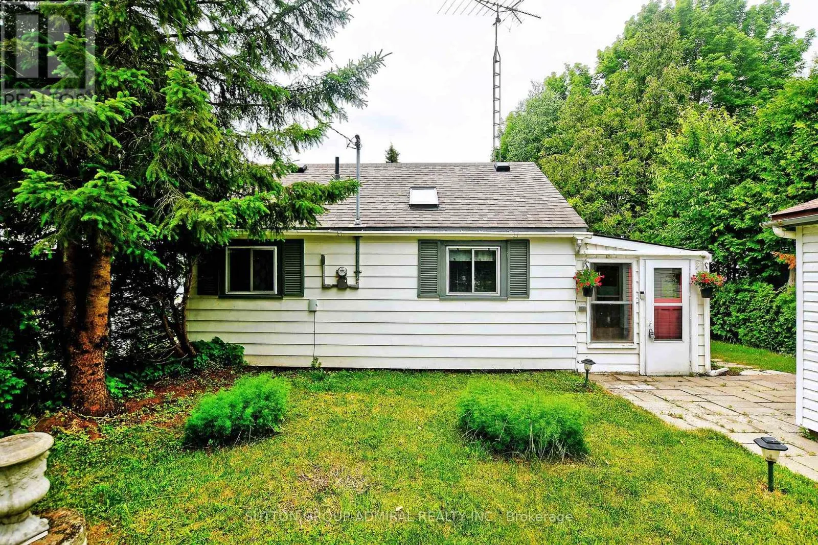 70 ANTIQUARY ROAD