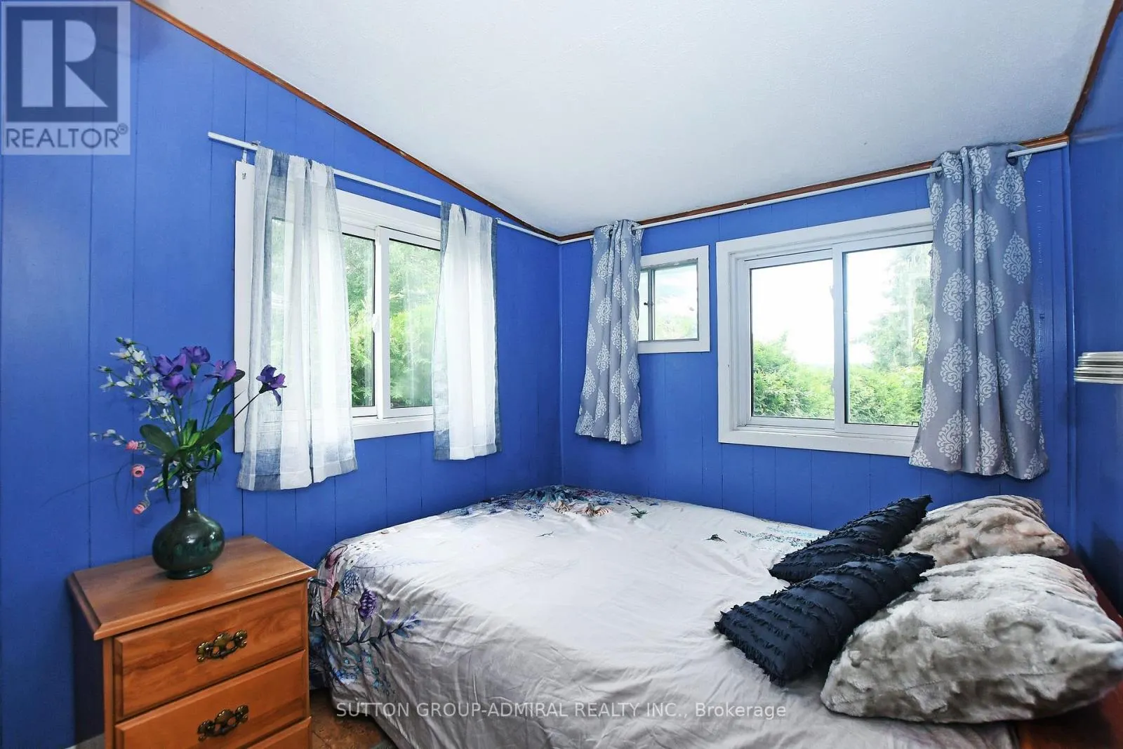 70 ANTIQUARY ROAD