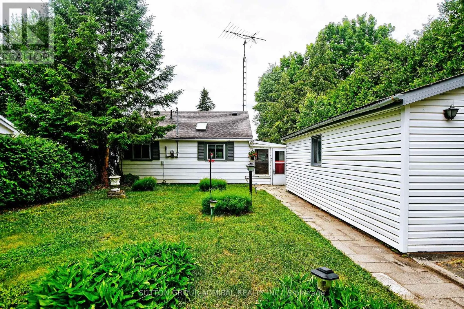 70 ANTIQUARY ROAD