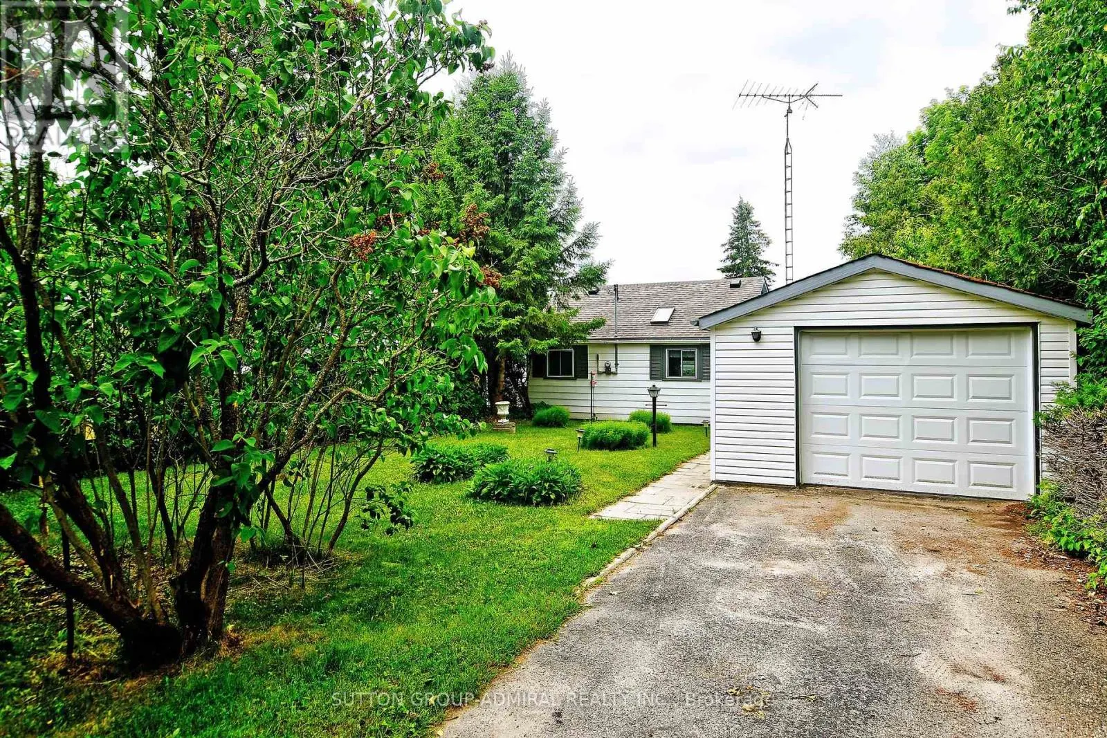 70 ANTIQUARY ROAD