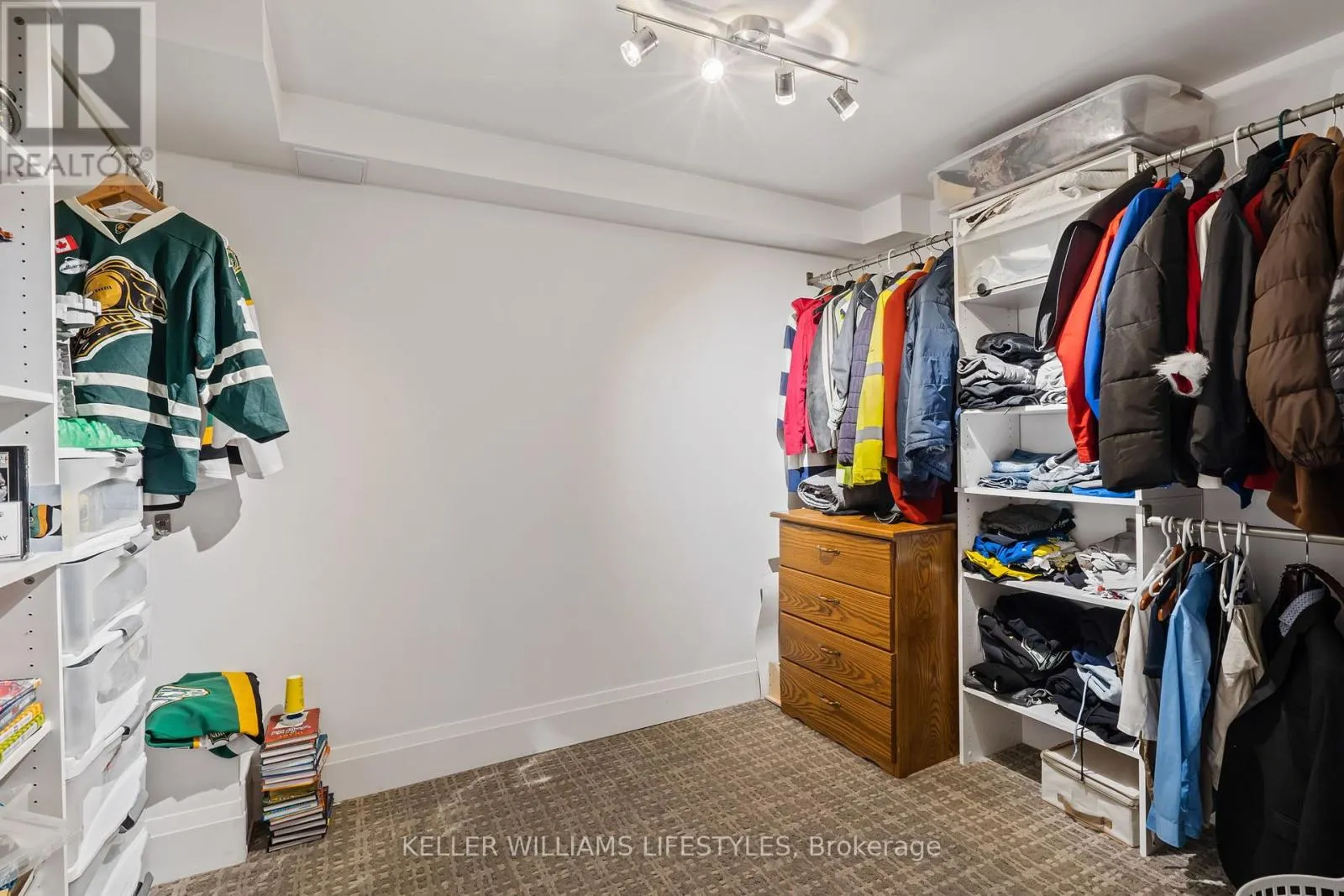 649 VALLEYSTREAM WALK