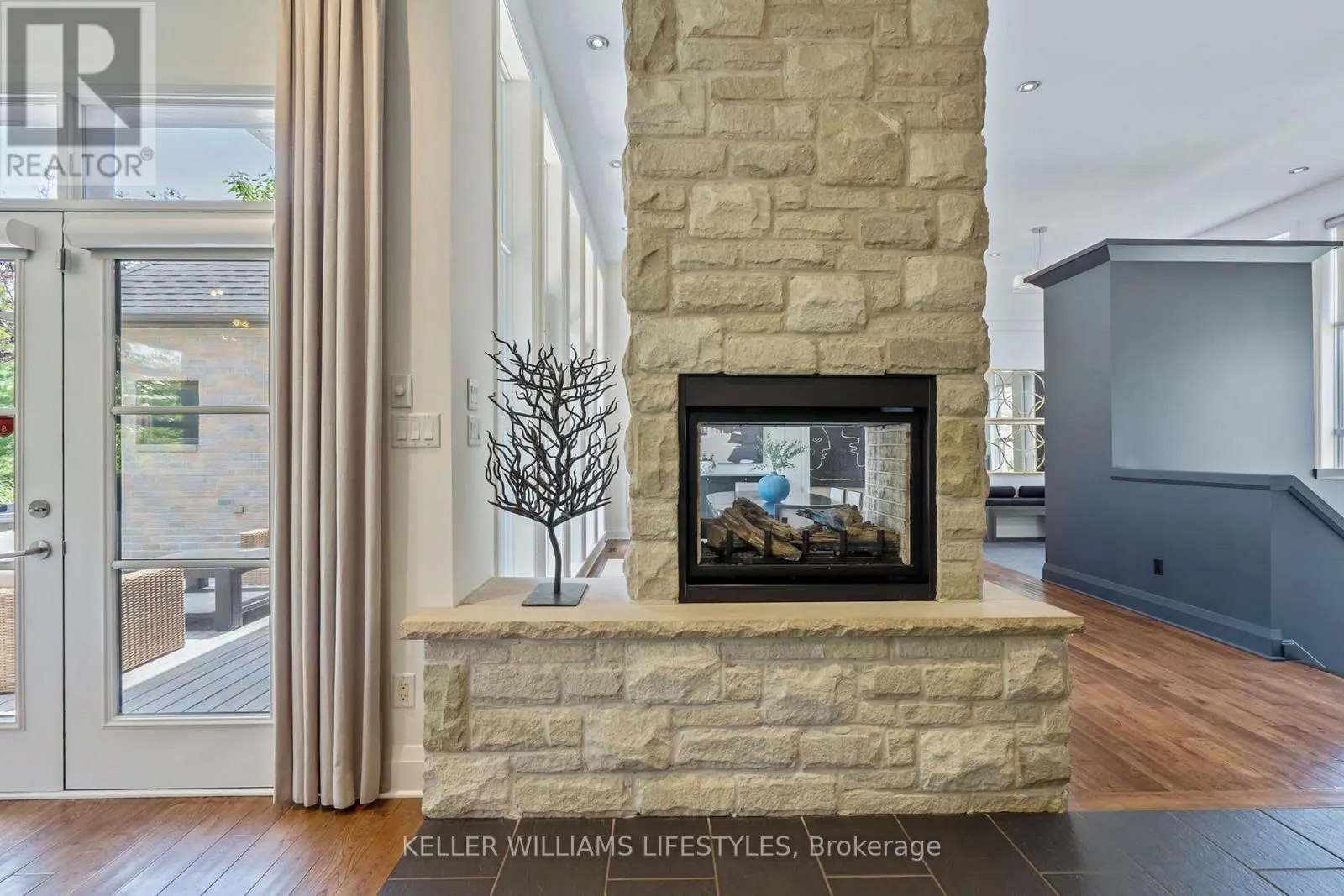 649 VALLEYSTREAM WALK