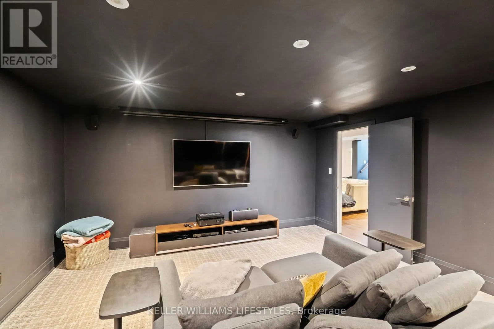 649 VALLEYSTREAM WALK