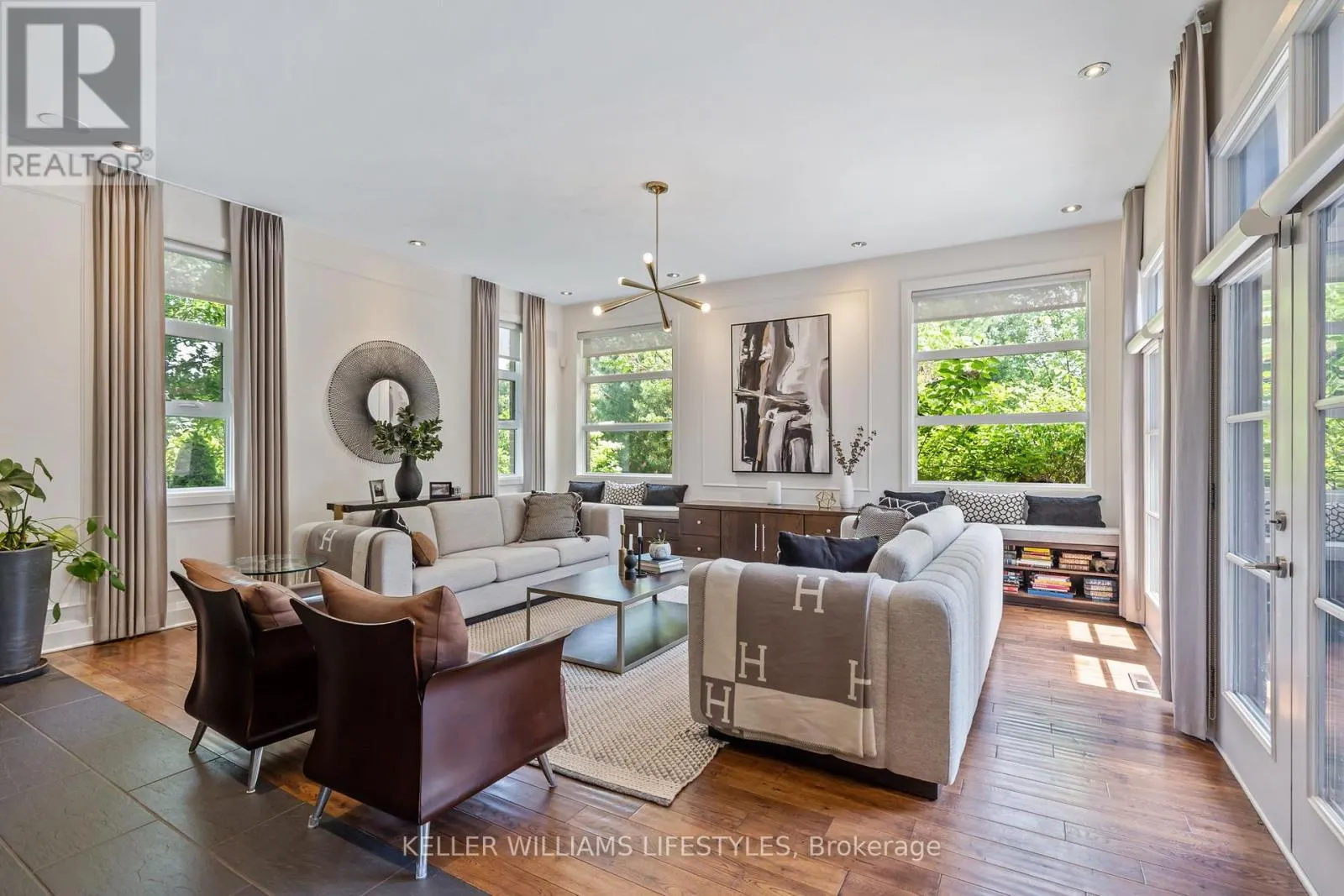 649 VALLEYSTREAM WALK