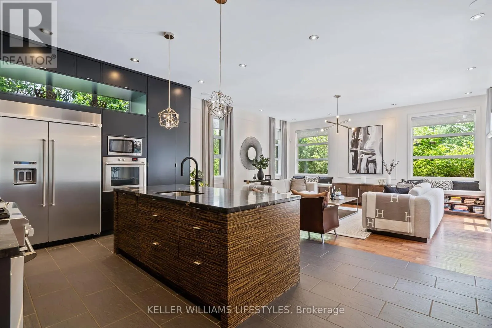 649 VALLEYSTREAM WALK