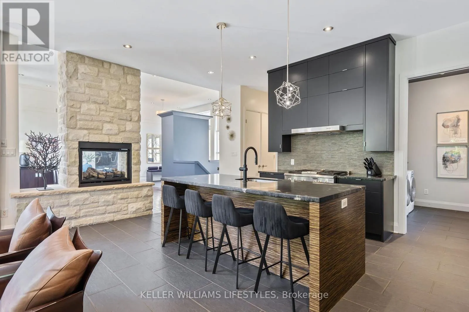 649 VALLEYSTREAM WALK