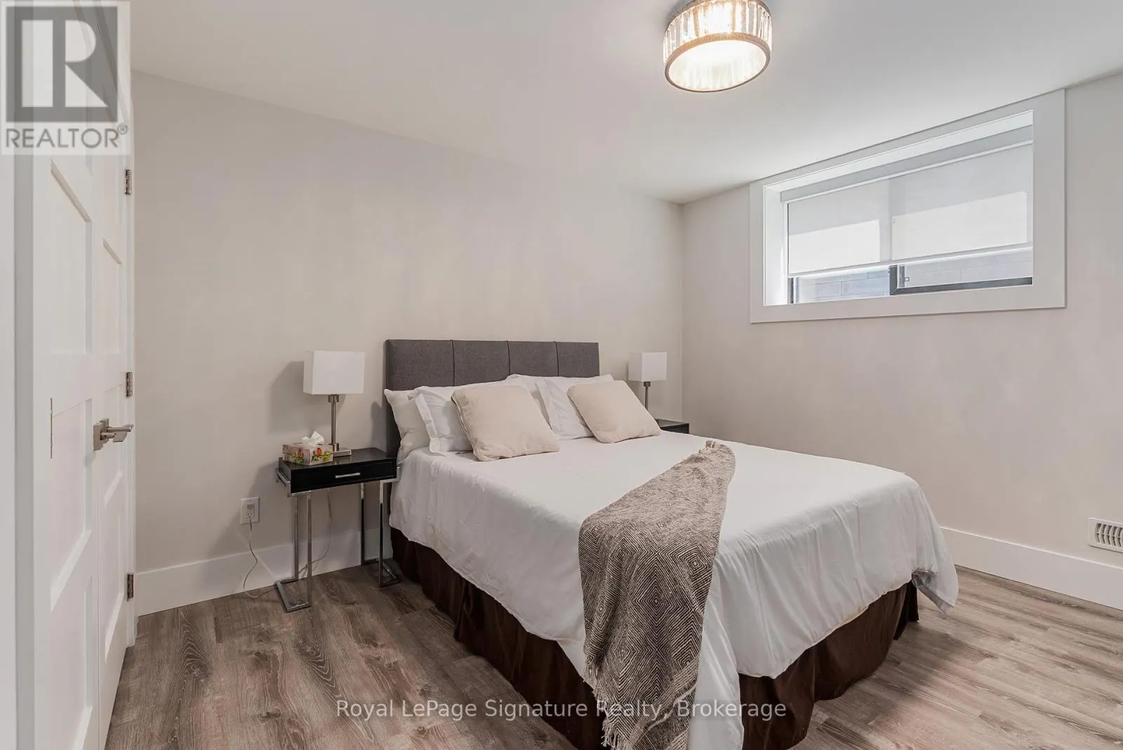 128 ARNOT CRESCENT