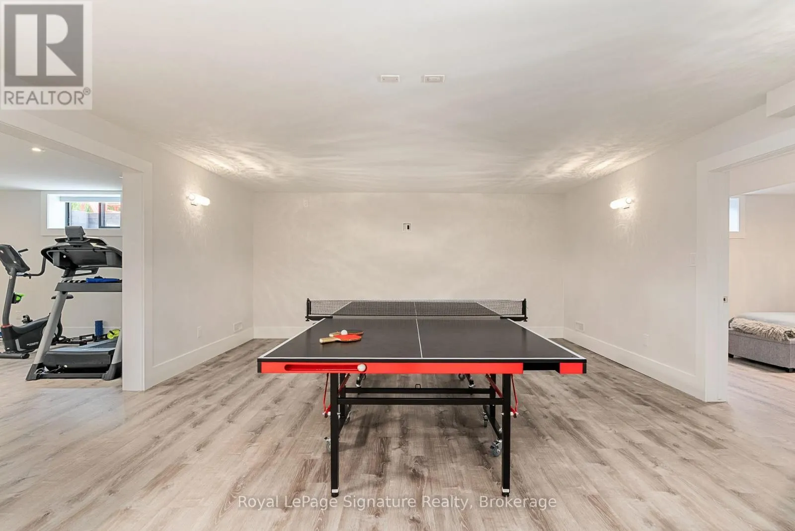 128 ARNOT CRESCENT