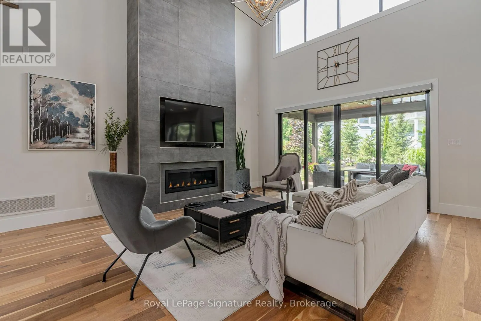 128 ARNOT CRESCENT