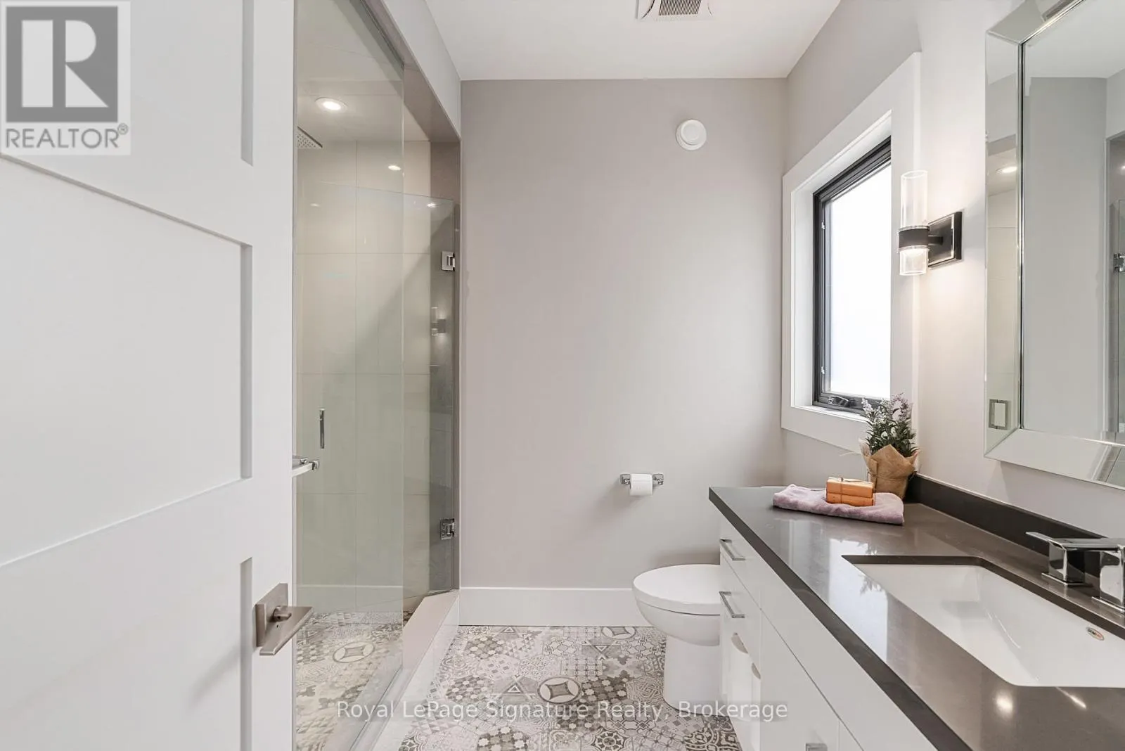128 ARNOT CRESCENT