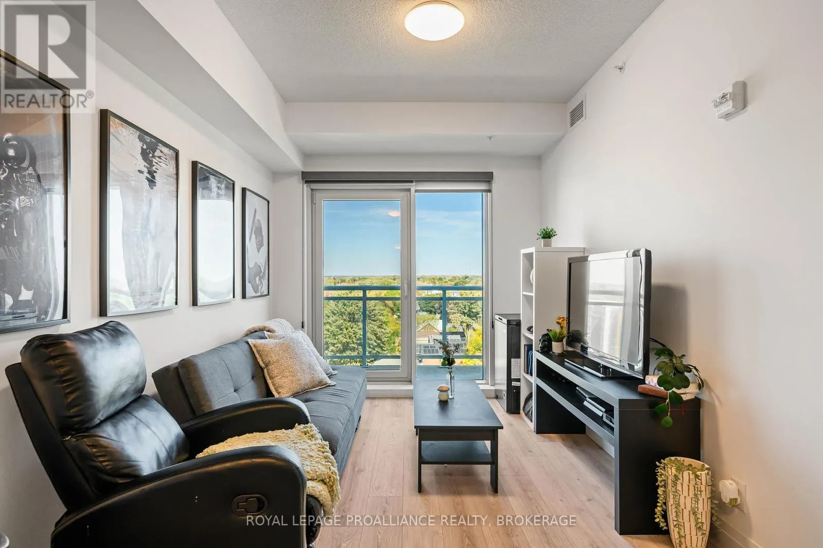 914 - 652 PRINCESS STREET, #914