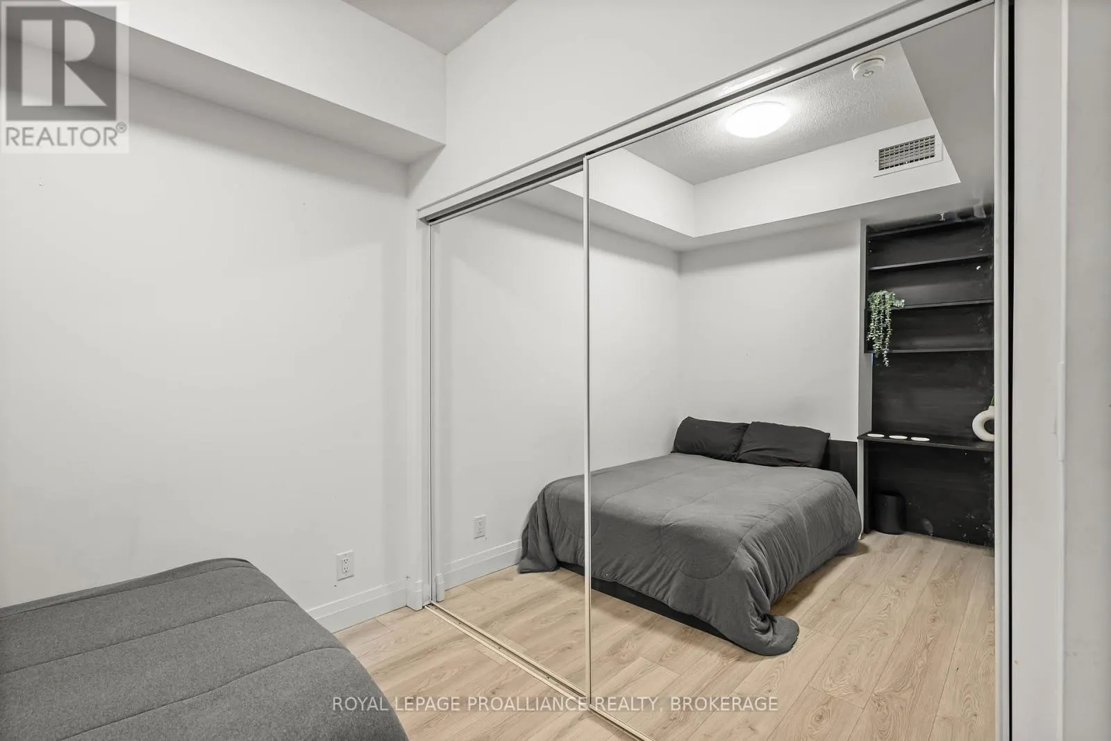 914 - 652 PRINCESS STREET, #914