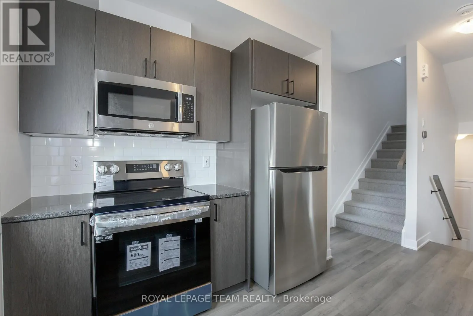 206 TUSSOCK PRIVATE