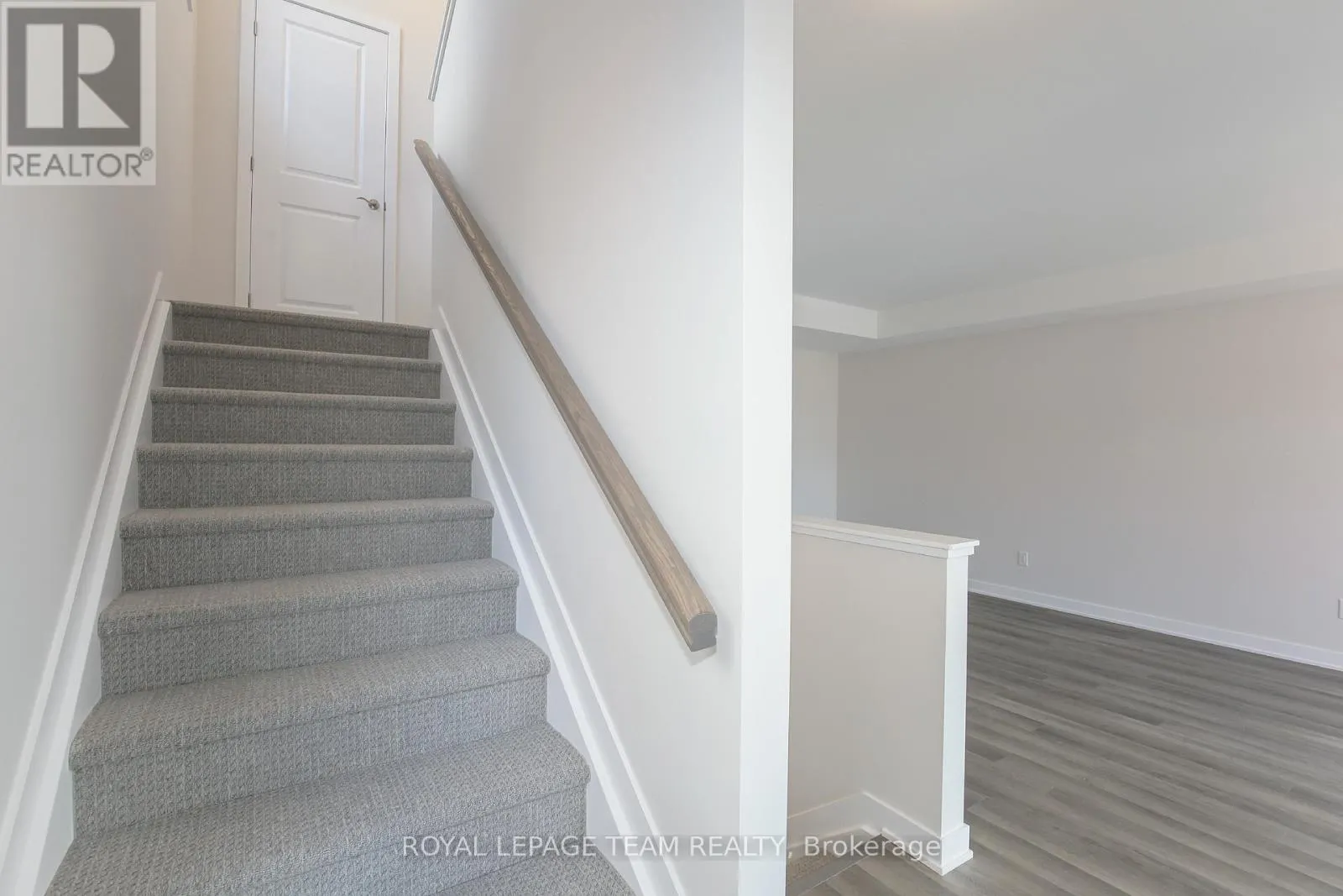 206 TUSSOCK PRIVATE