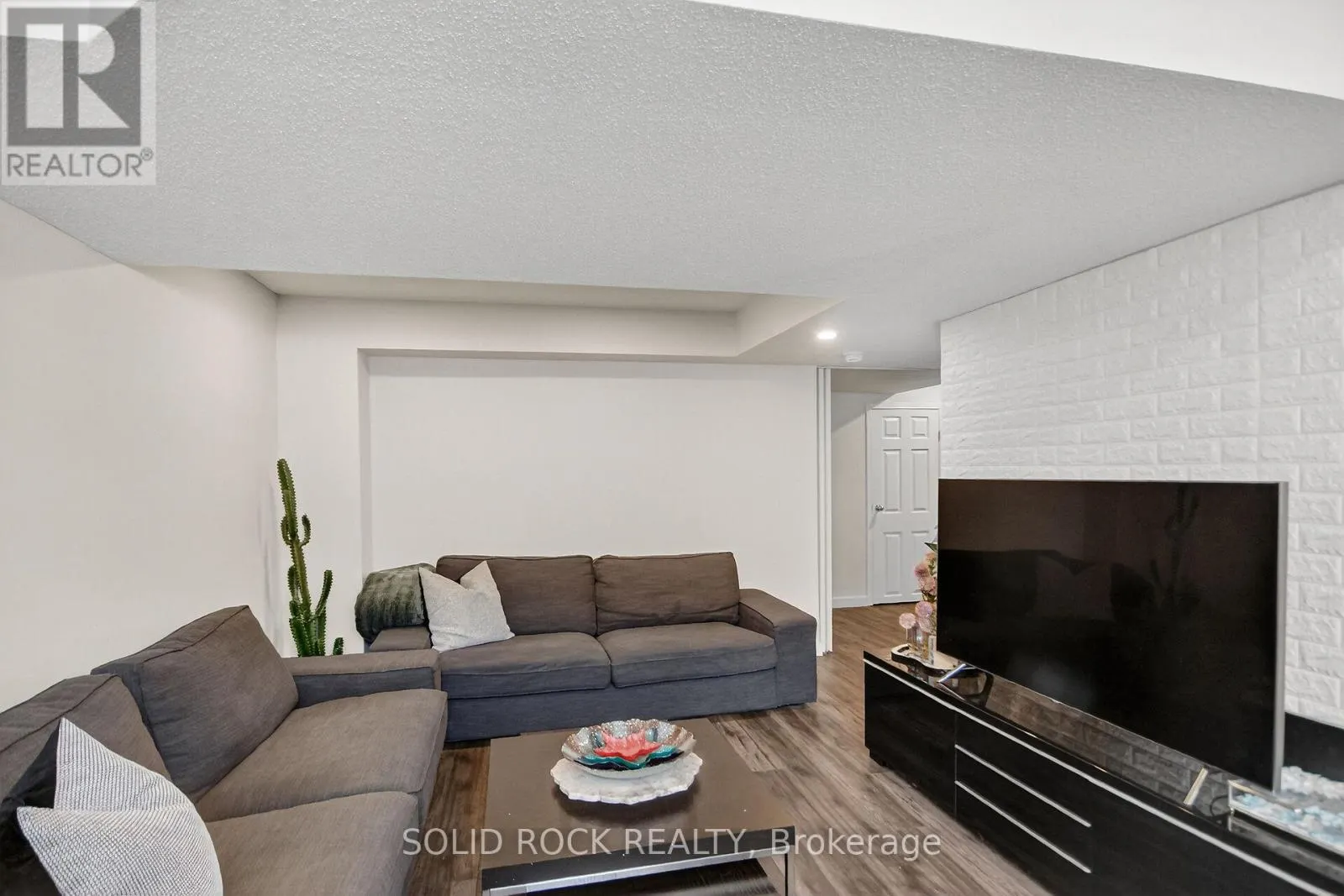 152 MARAVISTA DRIVE