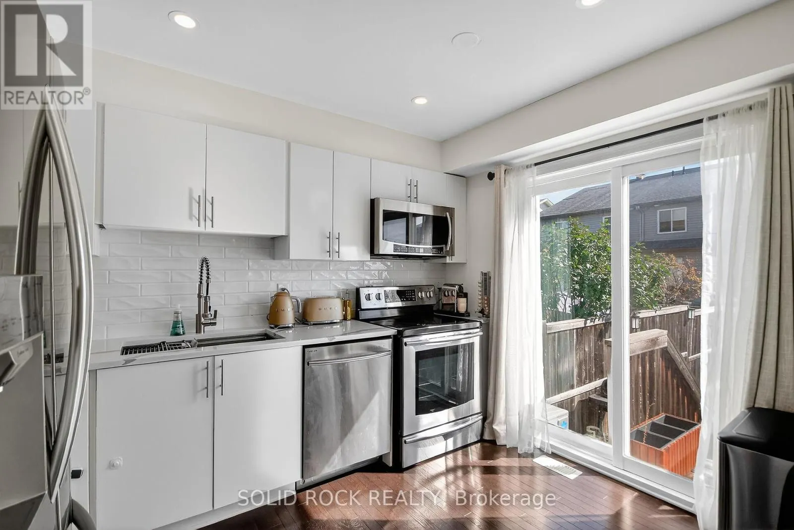 152 MARAVISTA DRIVE