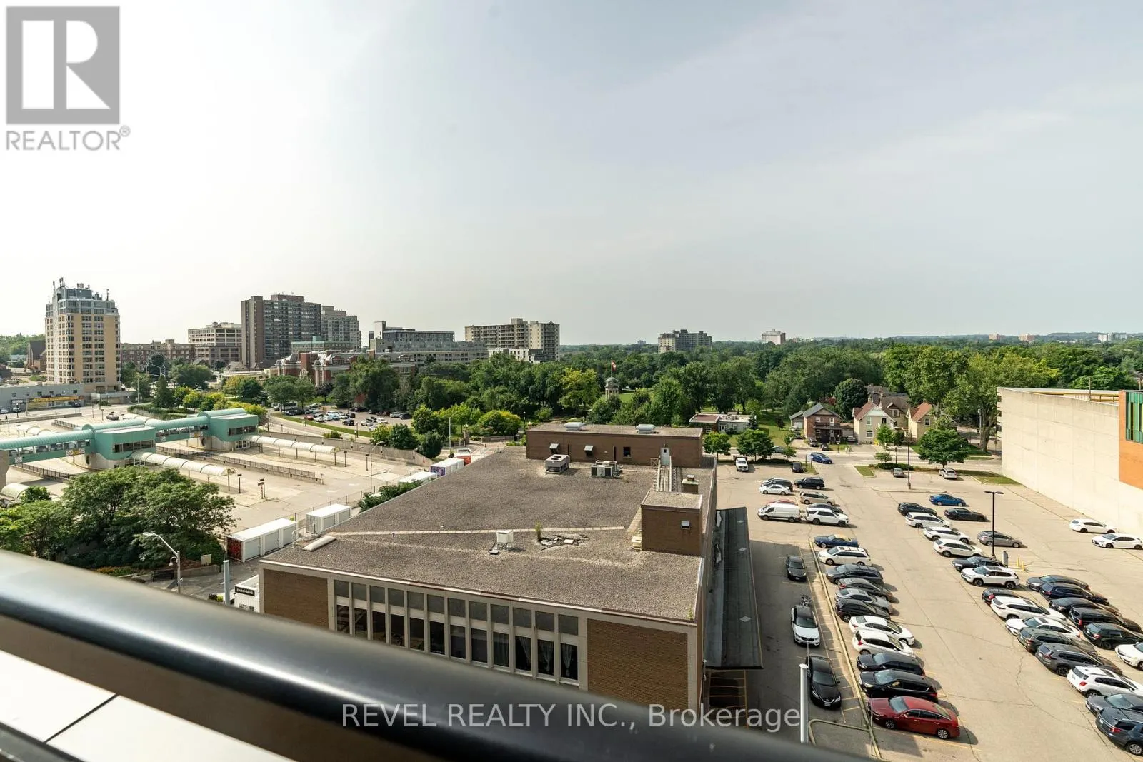 5 - 60 CHARLES STREET W