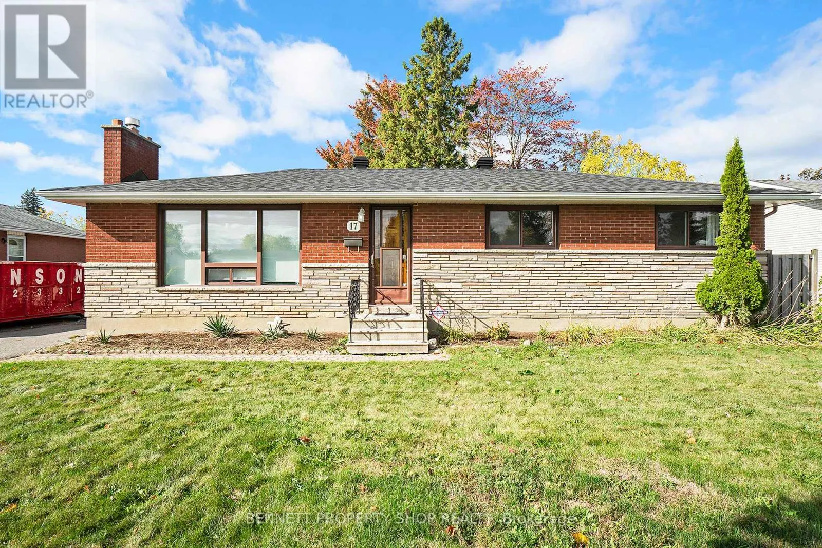 17 GLENMANOR DRIVE