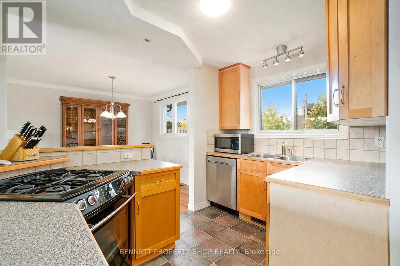 17 GLENMANOR DRIVE