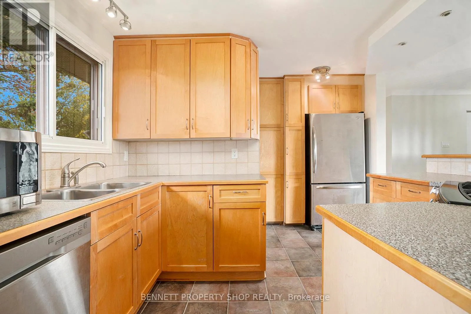 17 GLENMANOR DRIVE