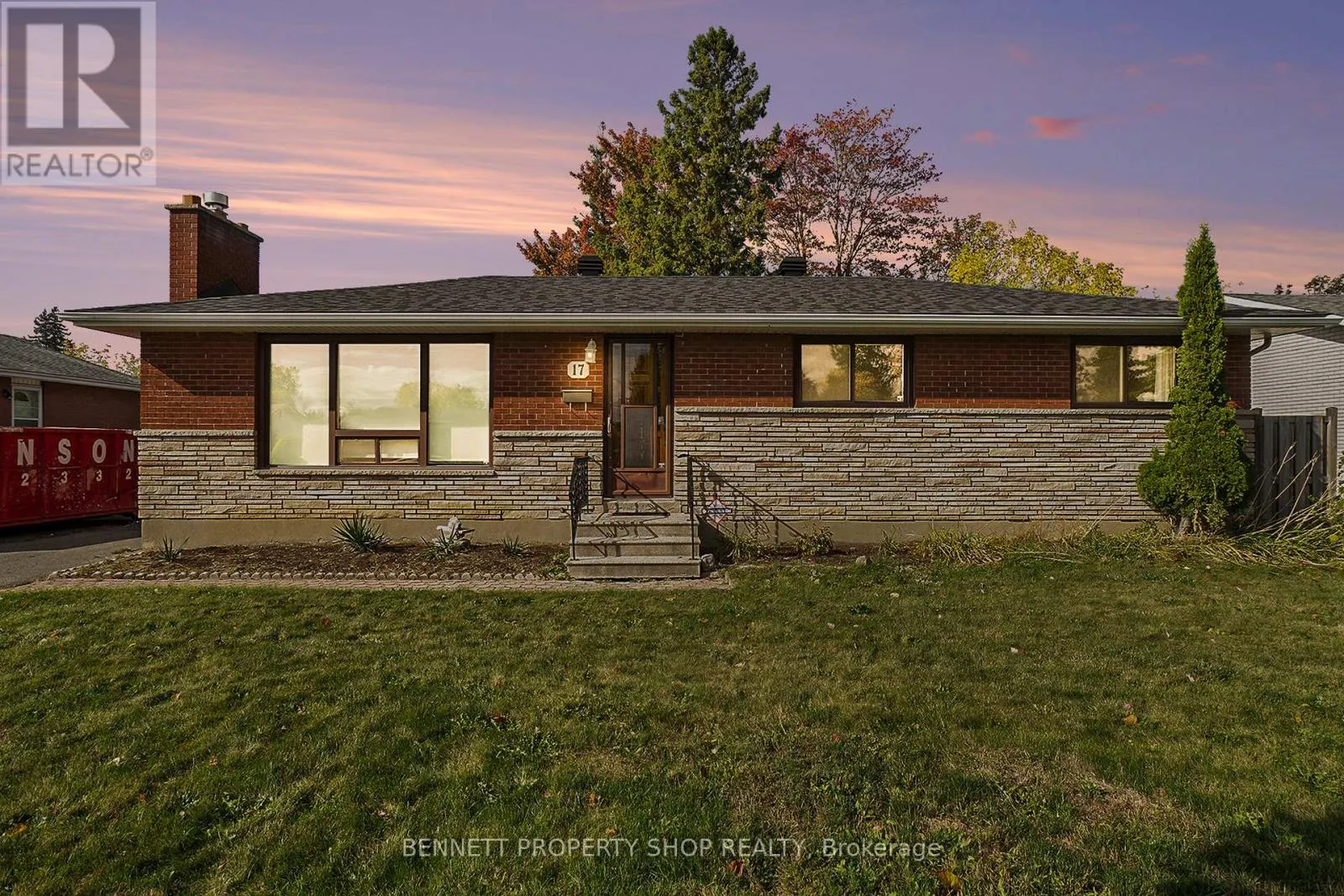17 GLENMANOR DRIVE