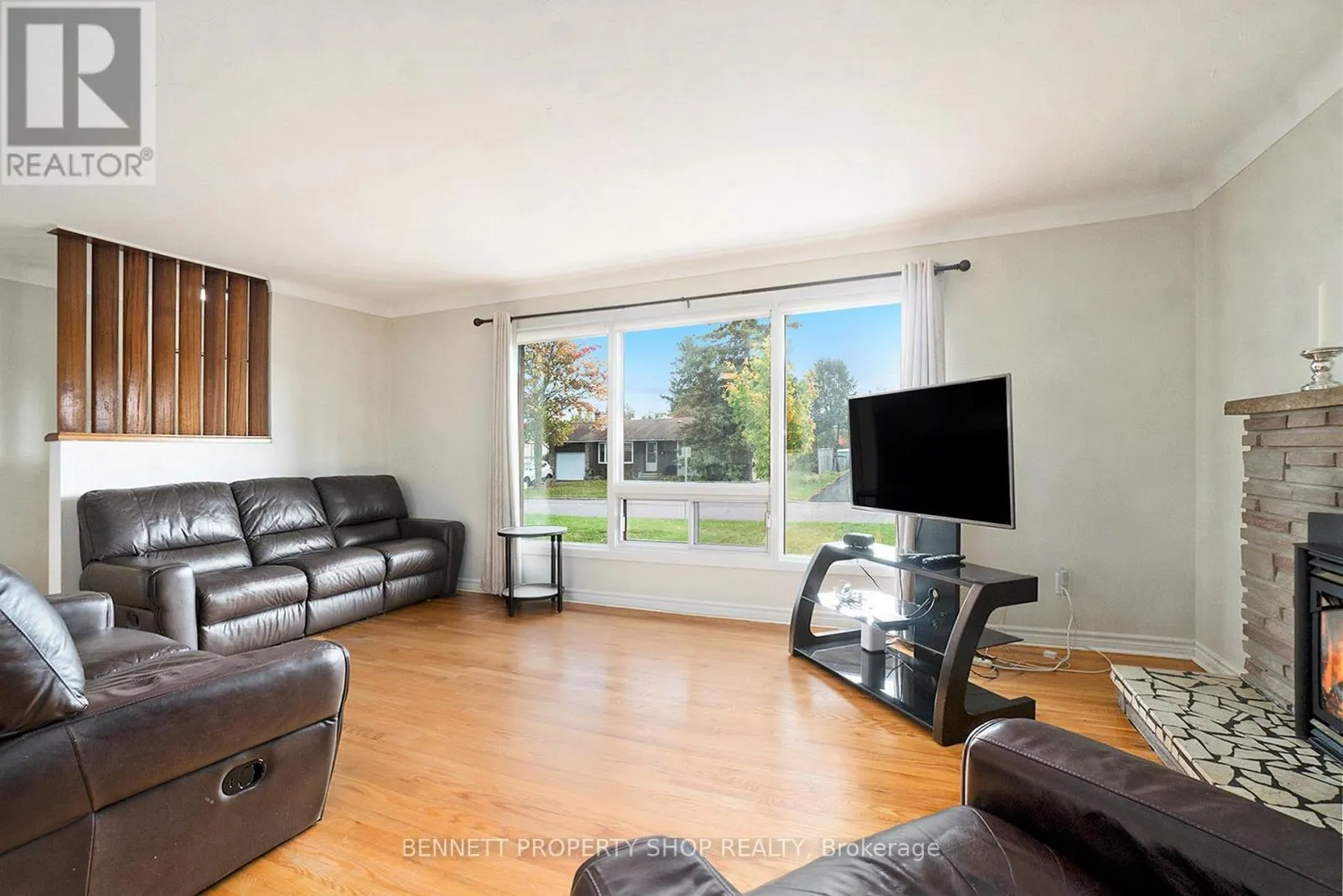 17 GLENMANOR DRIVE