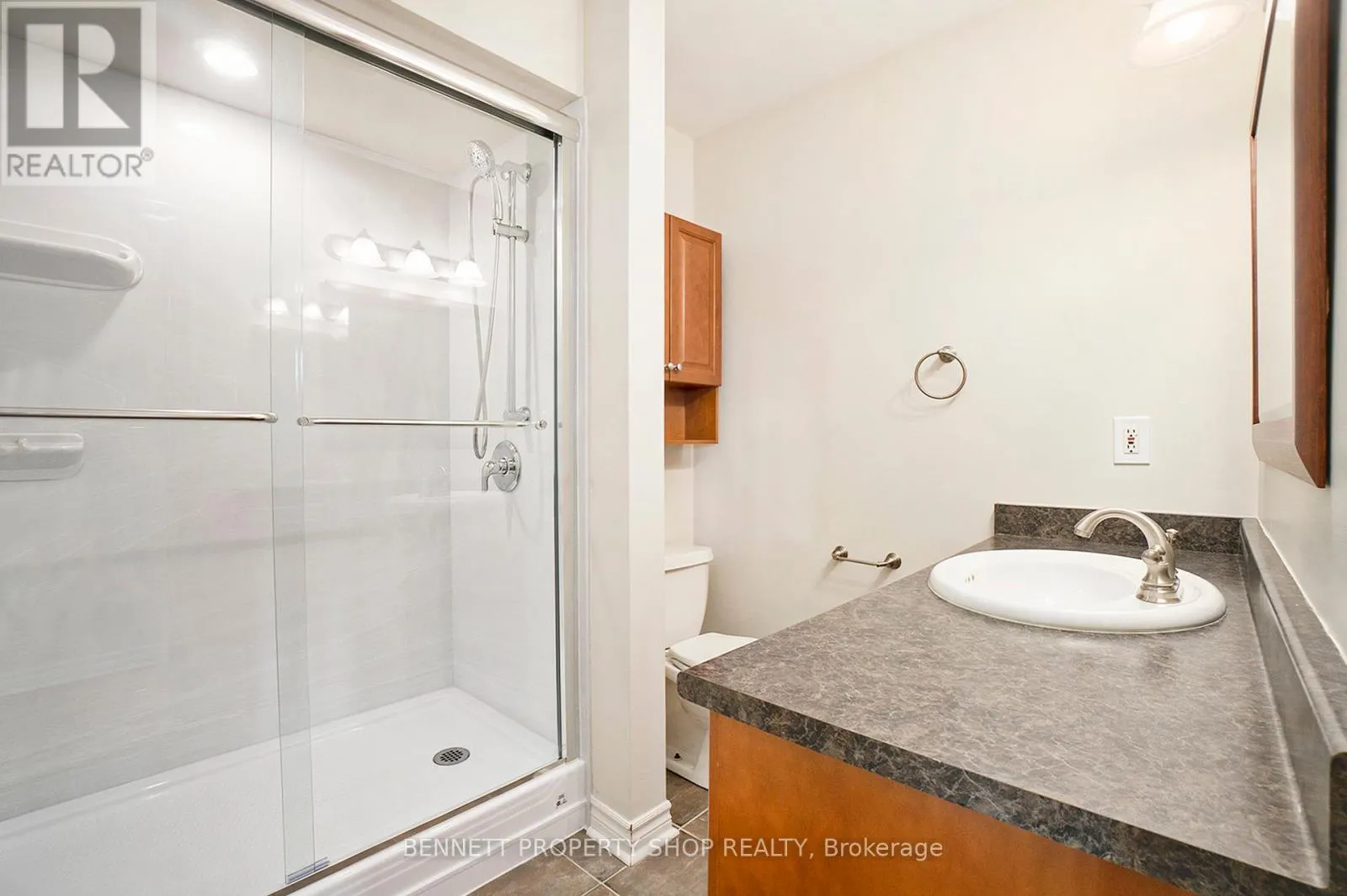 17 GLENMANOR DRIVE