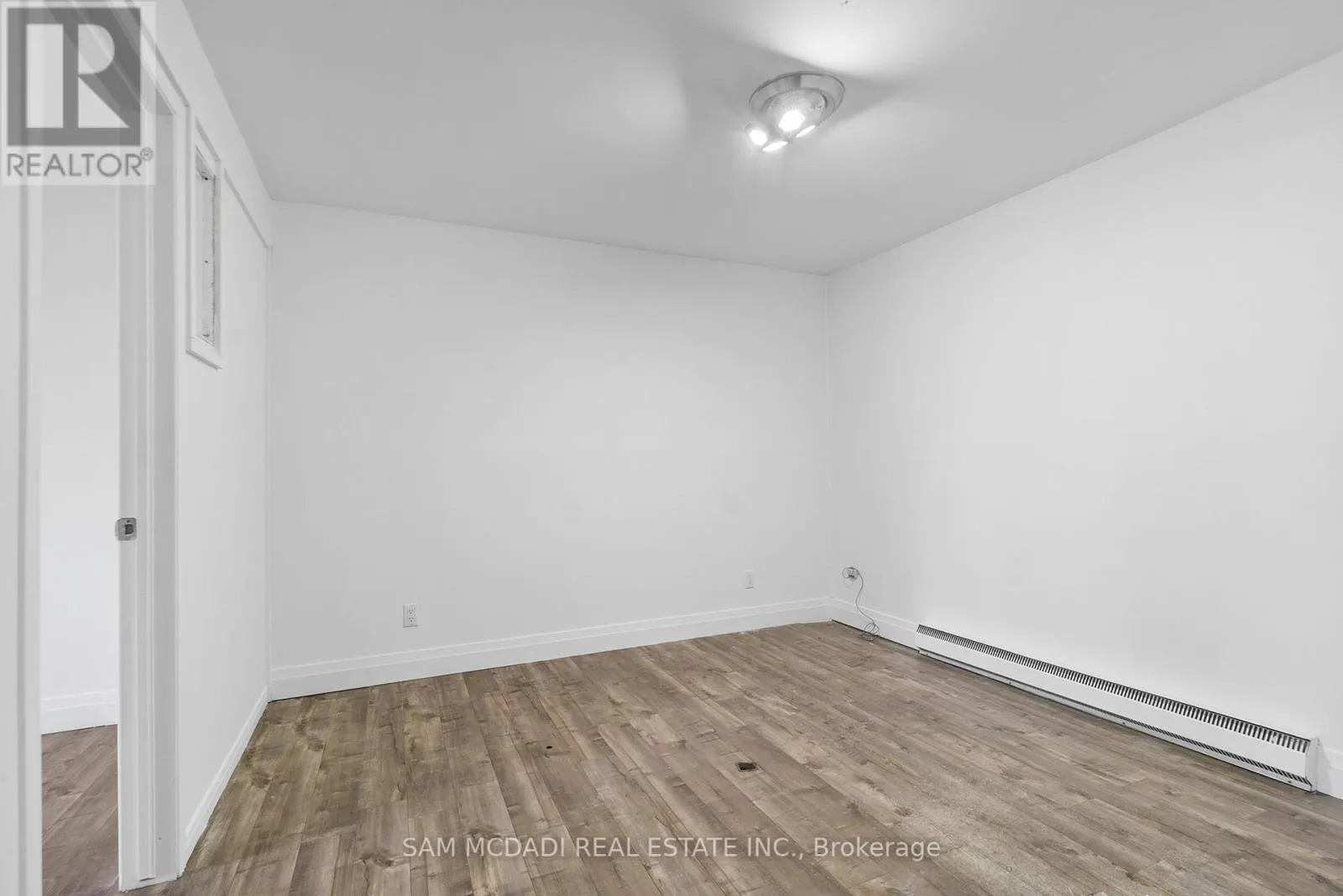 2705 LAURIER STREET